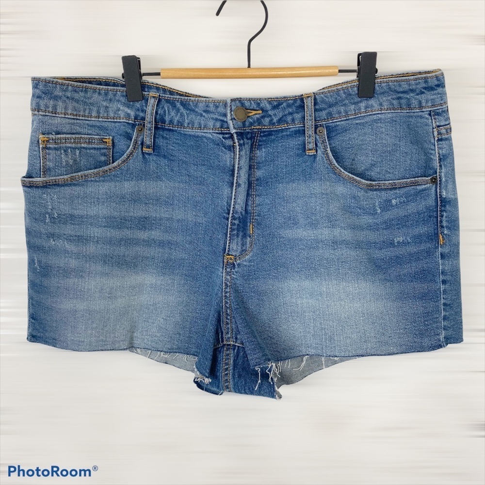 UNIVERSAL THREAD High-Rise Shortie Jean Shorts 16